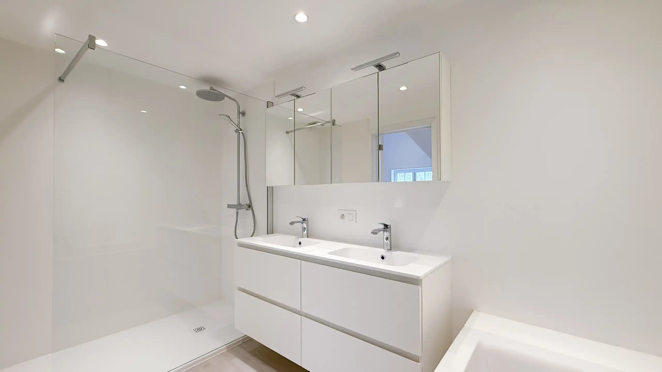 Stijlvolle halfopen villa met zonnige tuin in het Zoute foto 26