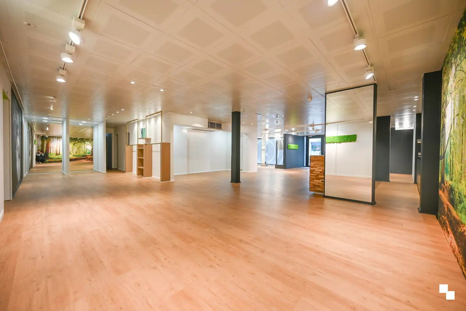 Handelszaak met ruime vitrine in centrum Waregem foto 8
