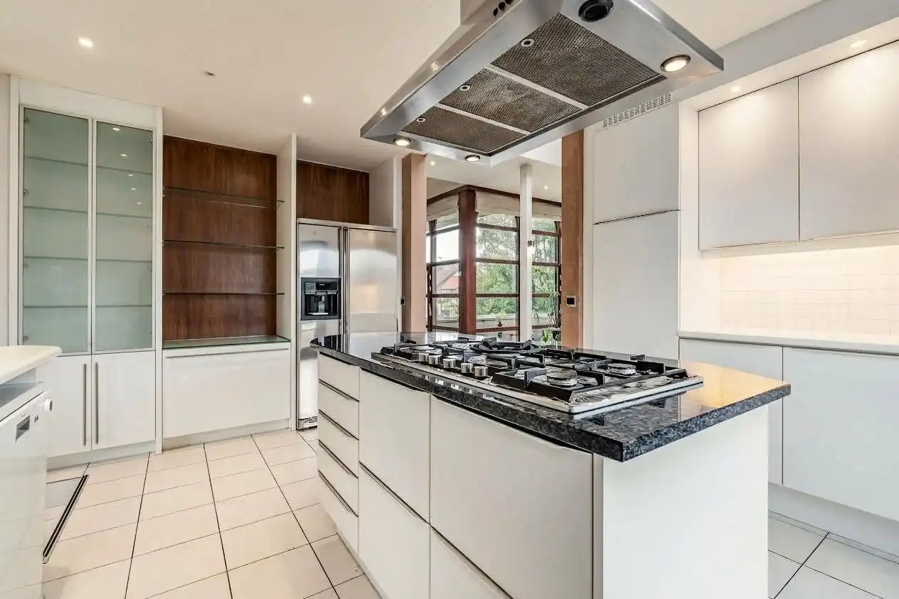 RUIME VILLA MET 340 M² BEW. OPP. AAN WOONPLEZIER, 3 ZONNETERRASSEN EN VOLLEDIG PRIVATE TUIN te Oostende ! foto 21