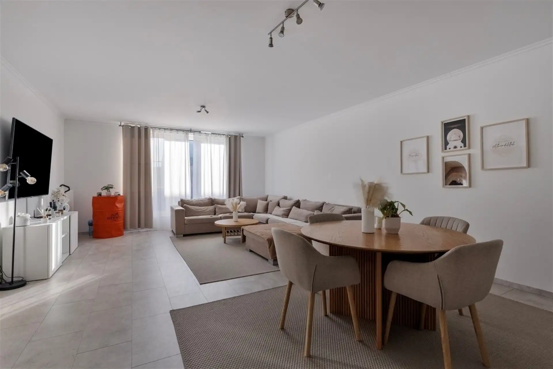 Ruim duplexappartement met 3 slaapkamers foto 3