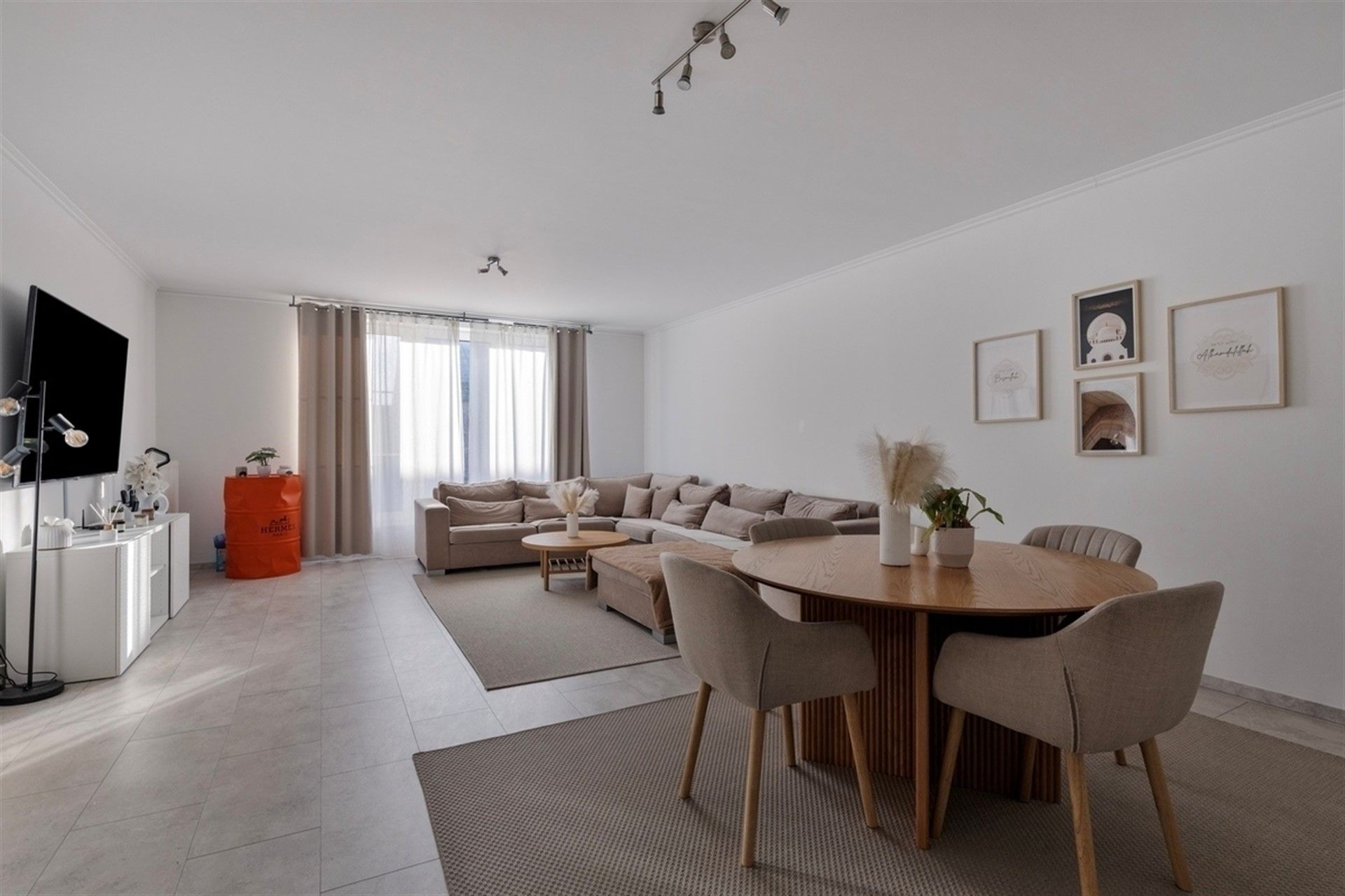 Ruim duplexappartement met 3 slaapkamers foto 3