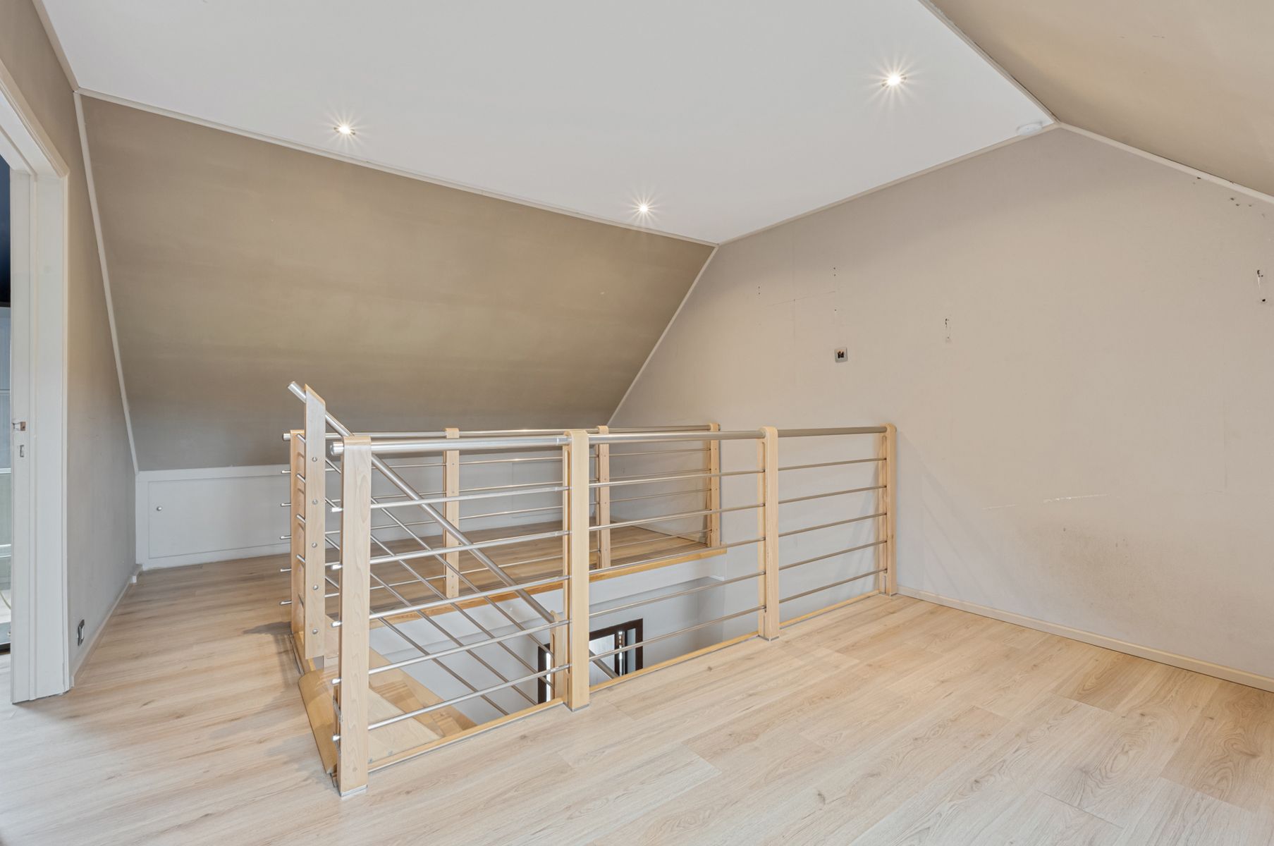 Instapklare halfopen bebouwing met 4 slaapkamers foto 11