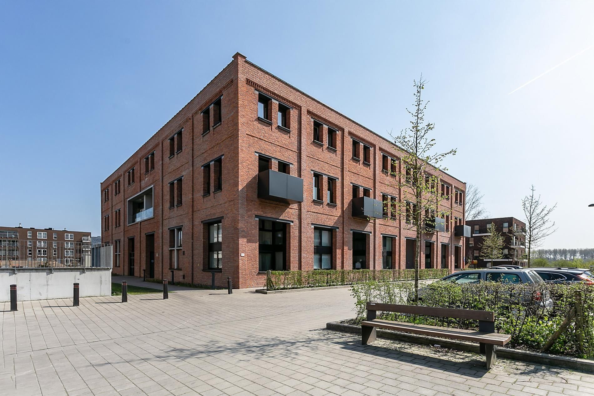 Ruim appartement met 3 slaapkamers en staanplaats foto 2