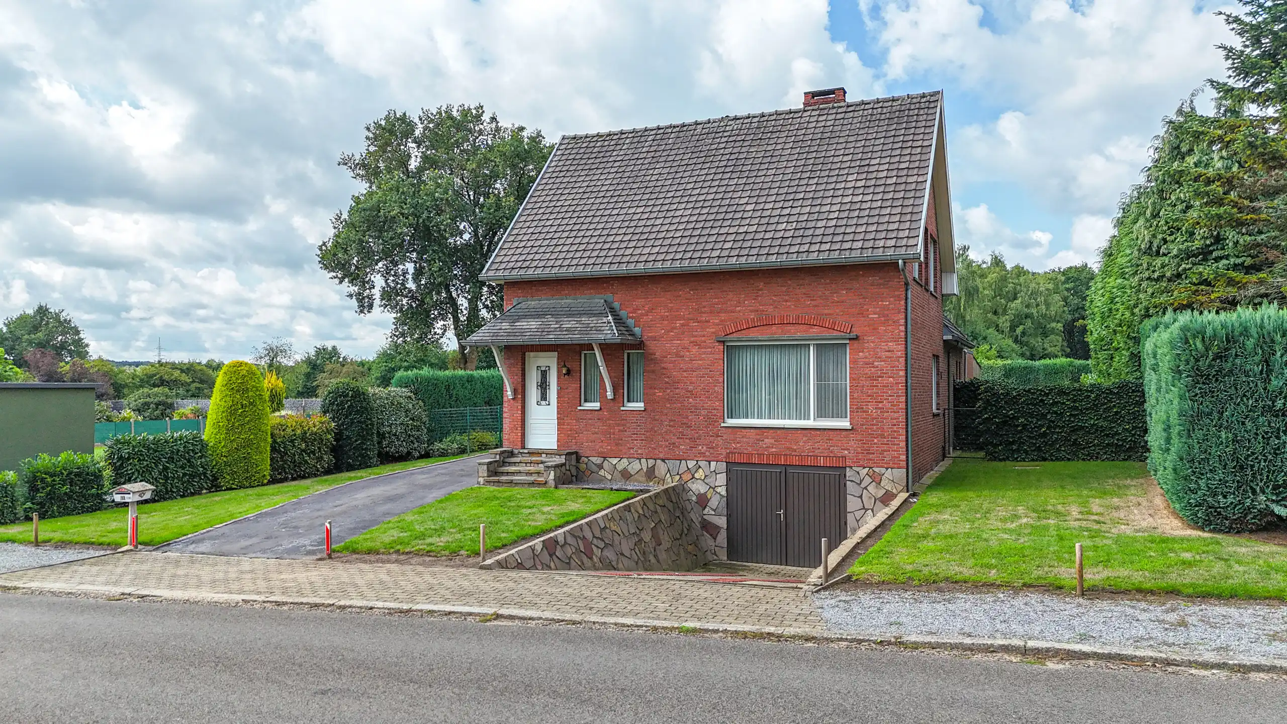 Rustig gelegen woning met dubbele garage, kelder en privacy! foto 38