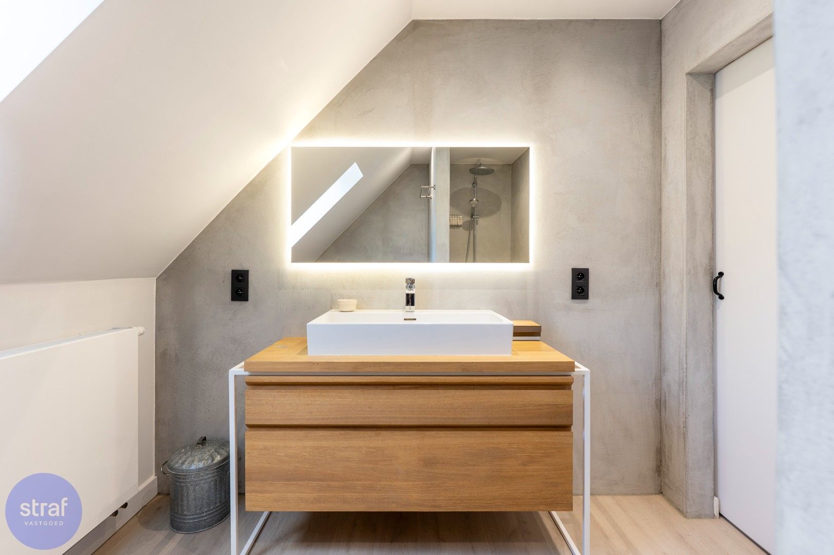 Luxe woning met privézwembad, zonnepanelen en thuisbatterij op de grens met Sint Antonius foto 25