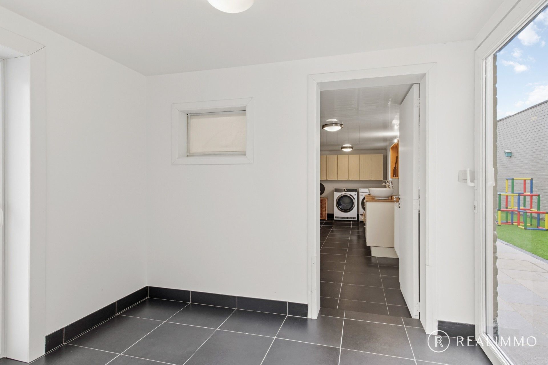 Instapklare hoekwoning in centrum Desselgem foto 7
