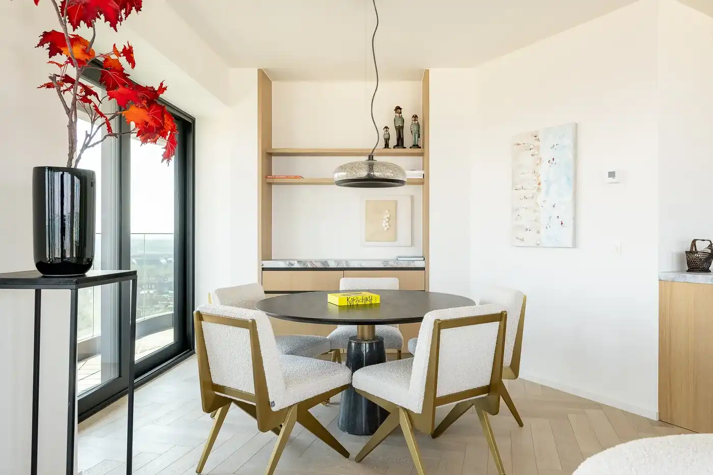 Fenomenaal afgewerkt hoek-appartement op de 15de verdieping van de Heldentoren met zicht op Zee, Knokke en omstreken. foto 7