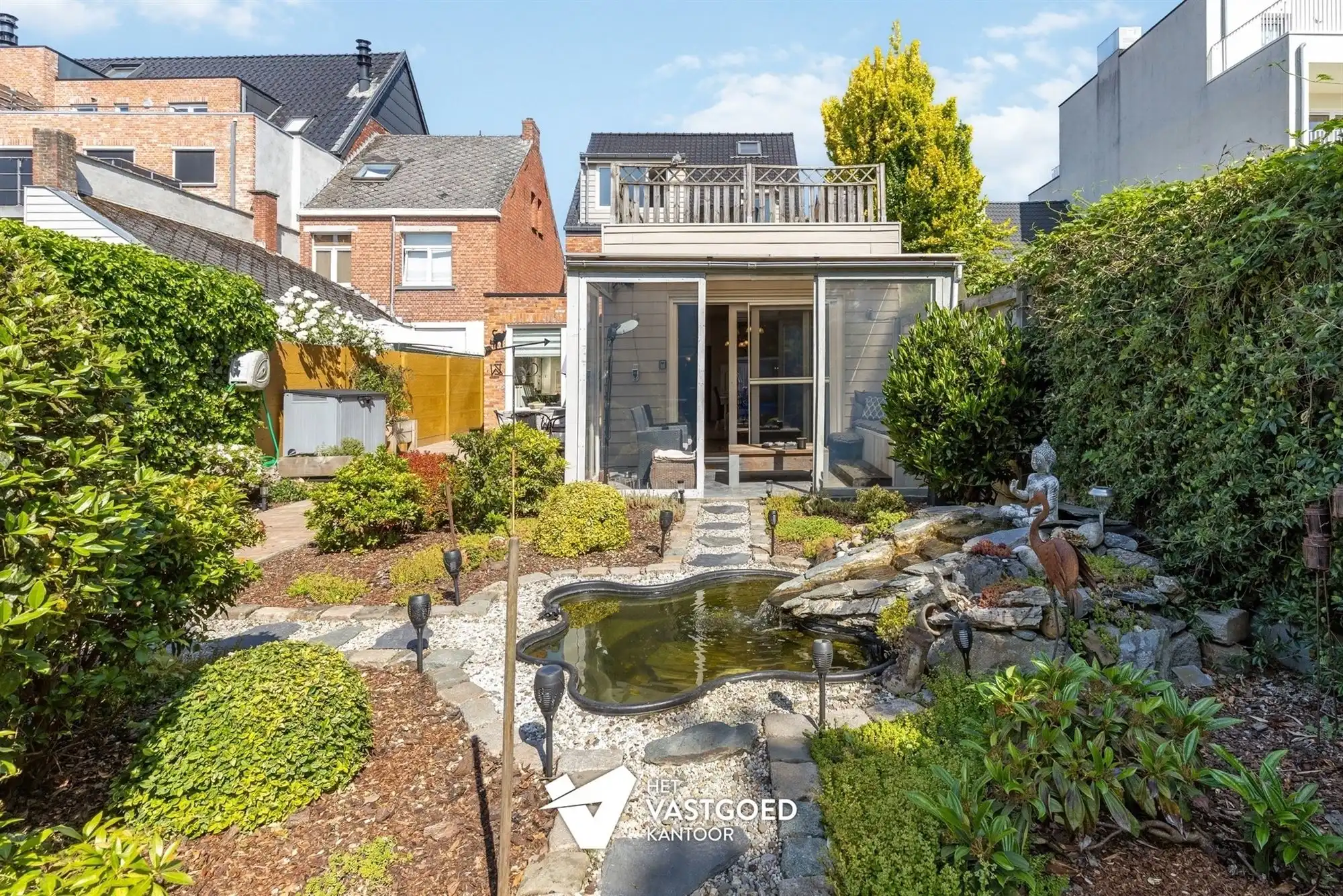 INSTAPKLAAR GELIJKVLOERS APPARTEMENT MET TERRAS, TUIN EN GARAGE foto 19