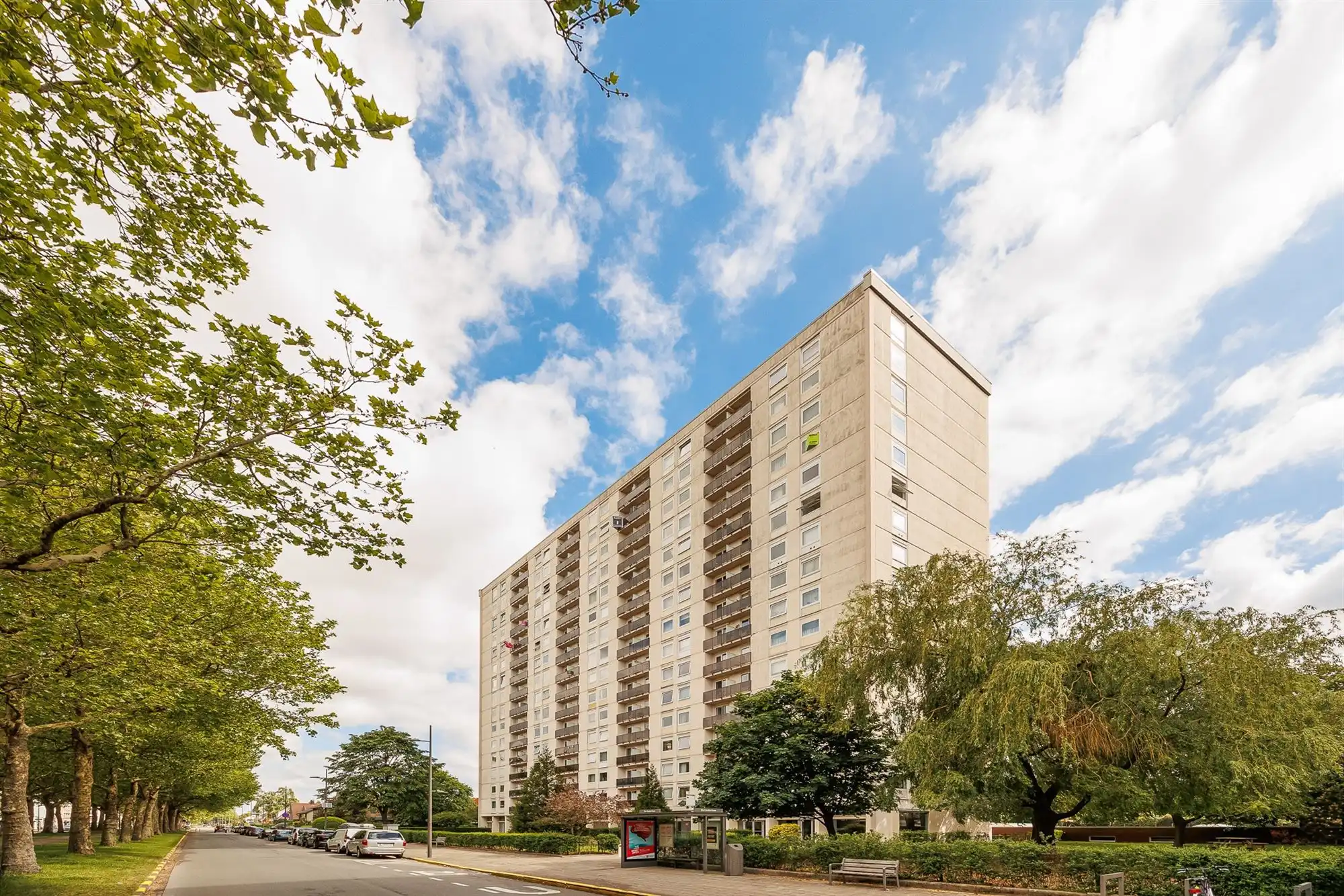 Instapklaar appartement met 2 terrassen en 2 slaapkamers foto 2