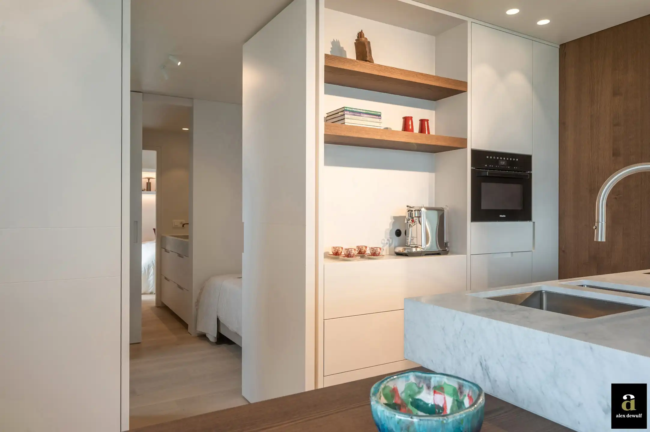 Uitstekend gelegen en stijlvol gerenoveerd appartement met goed zeezicht in villaresidentie [Kustlaan - Knokke Zoute]. foto 15