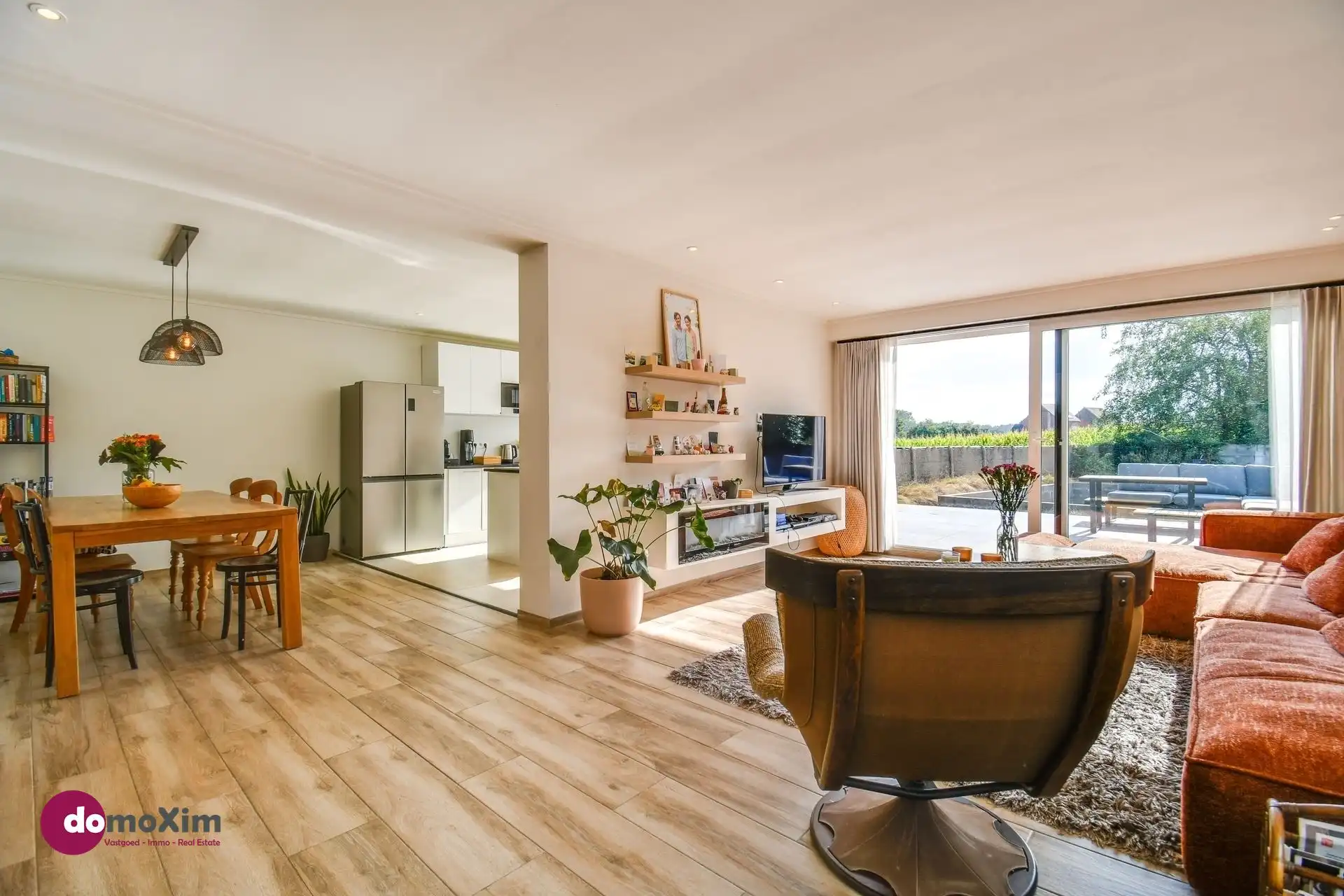 Moderne, gerenoveerde woning met leuke tuin in Boortmeerbeek foto 3