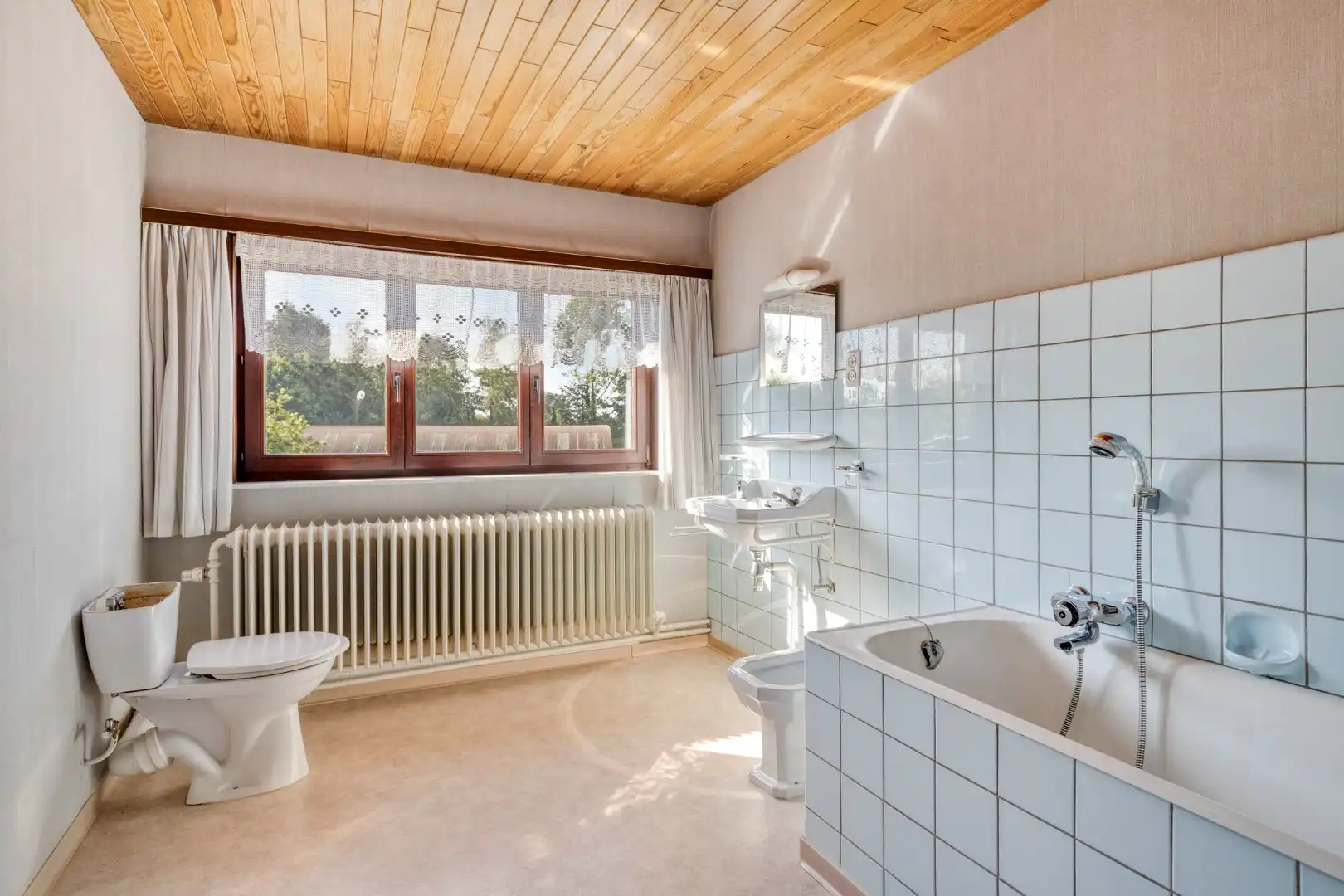 Op te frissen woning met 4 slpks, op een zonnig perceel van 1.506 m² in Mol-Achterbos !  foto 18