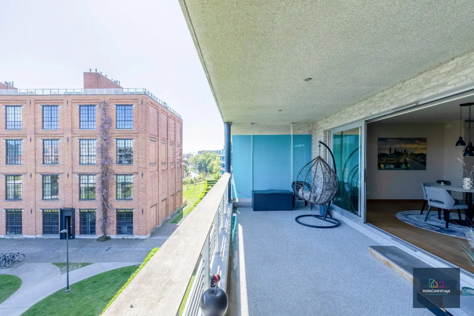 Stijlvol 2 slpk. appartement met ruim terras en staanplaats foto 19