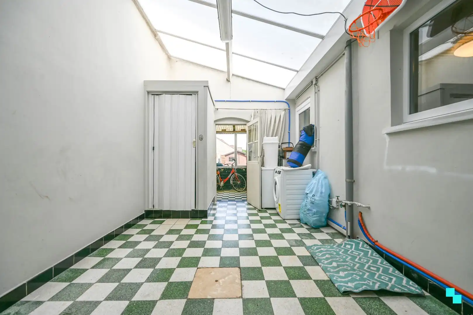 Op te frissen starterswoning in Harelbeke foto 11
