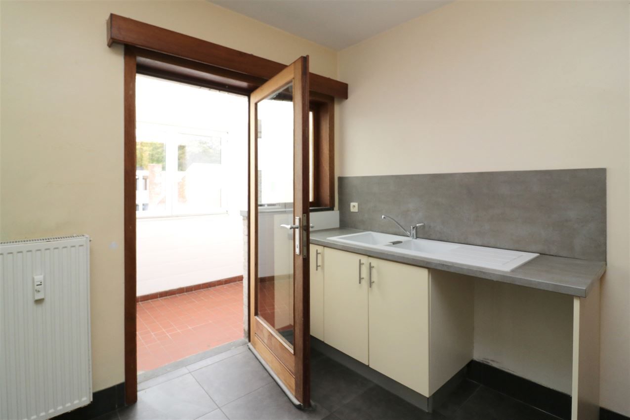 Opbrengsteigendom (handel & 4 app) op toplocatie foto 99