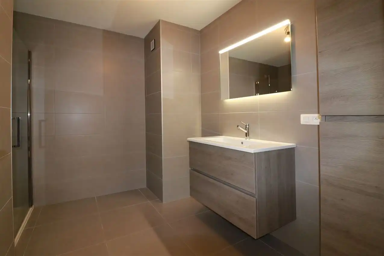 duplex met 2 grote slpk., zuidgericht terras, 2 parkings nabij centrum  foto 19