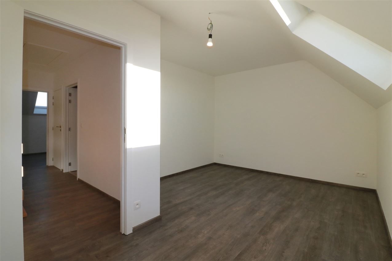 duplex met 2 grote slpk., zuidgericht terras, 2 parkings nabij centrum  foto 20