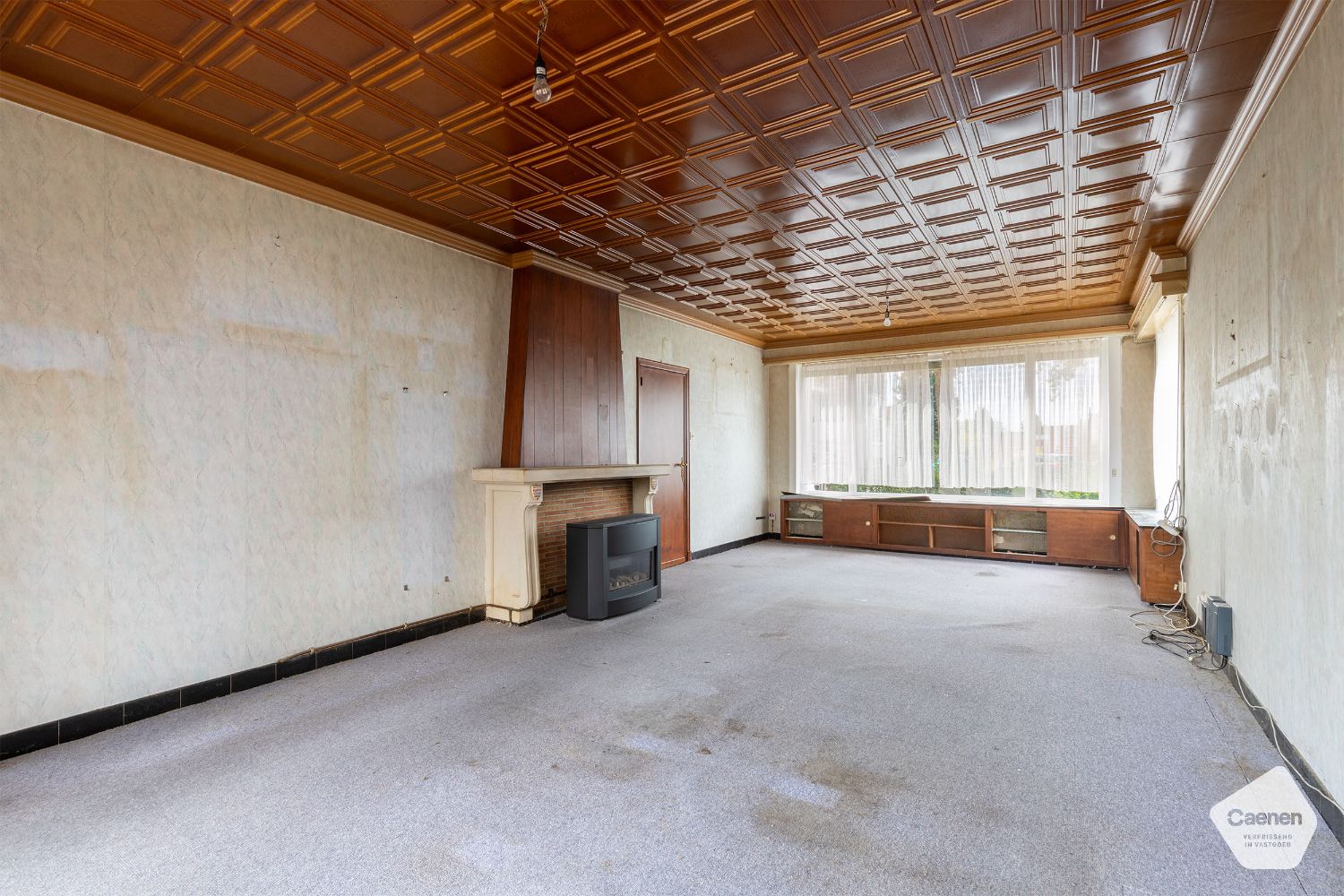 TE RENOVEREN STEVIGE HALF-OPEN WONING op CENTRALE LIGGING met 4 slaapkamers en GARAGE foto 4