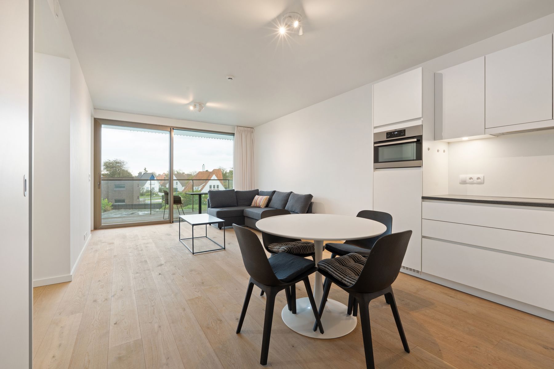 Moderne assistentiewoning met terras foto 3