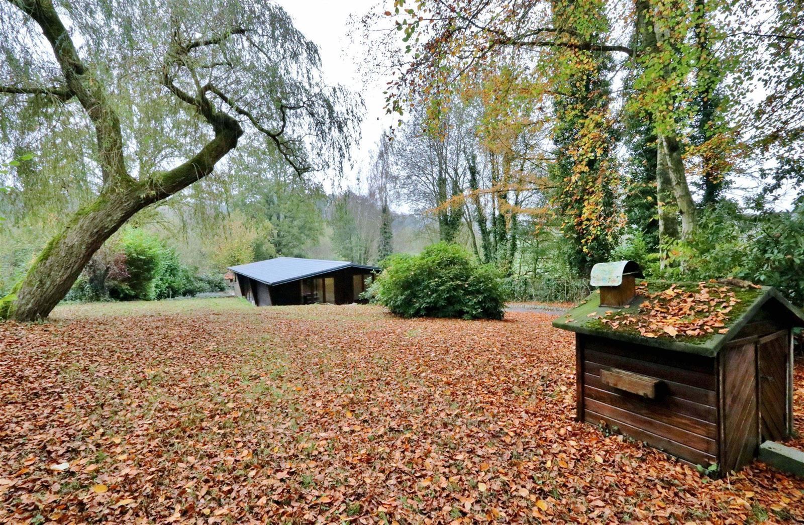 Volledig gerenoveerde bungalow met 2 slpks, garage en tuin foto 19