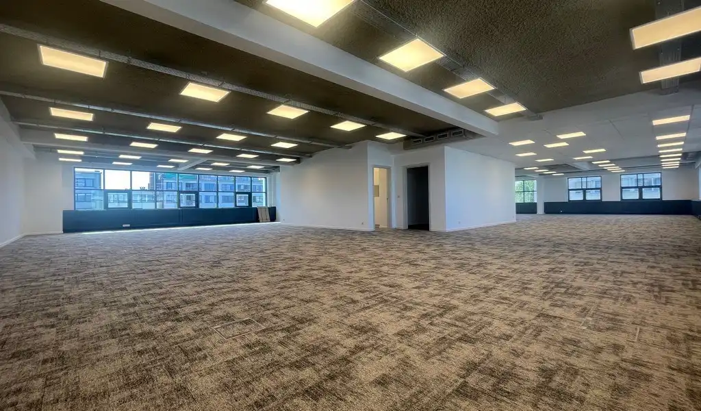 Vernieuwde kantoorruimtes te huur op zichtlocatie te Deurne  foto 3