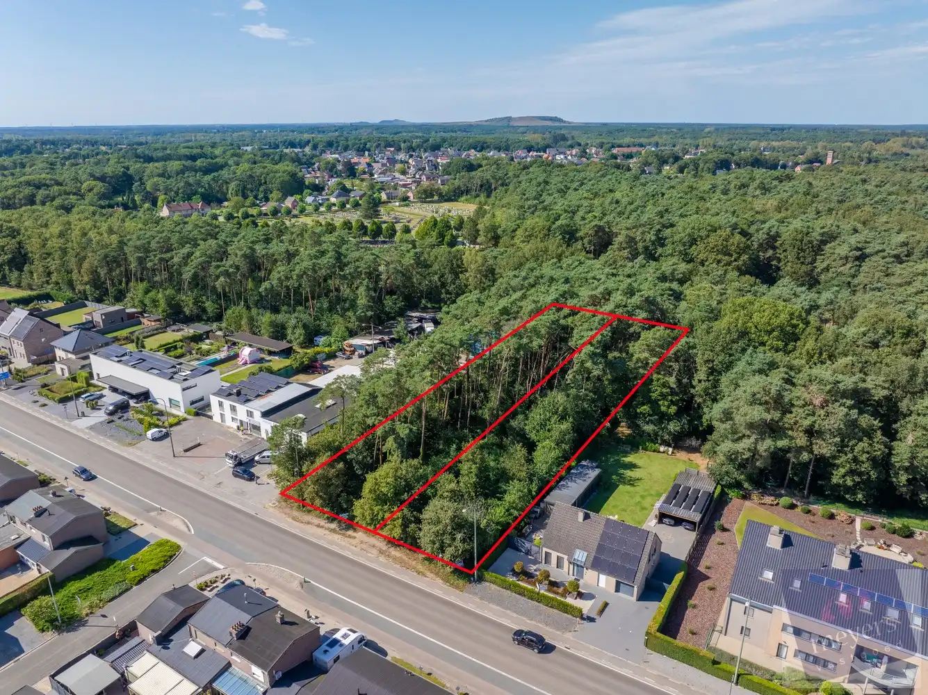 Exclusieve bouwgrond van 20a02ca met groene achterzijde foto {{pictureIndex}}