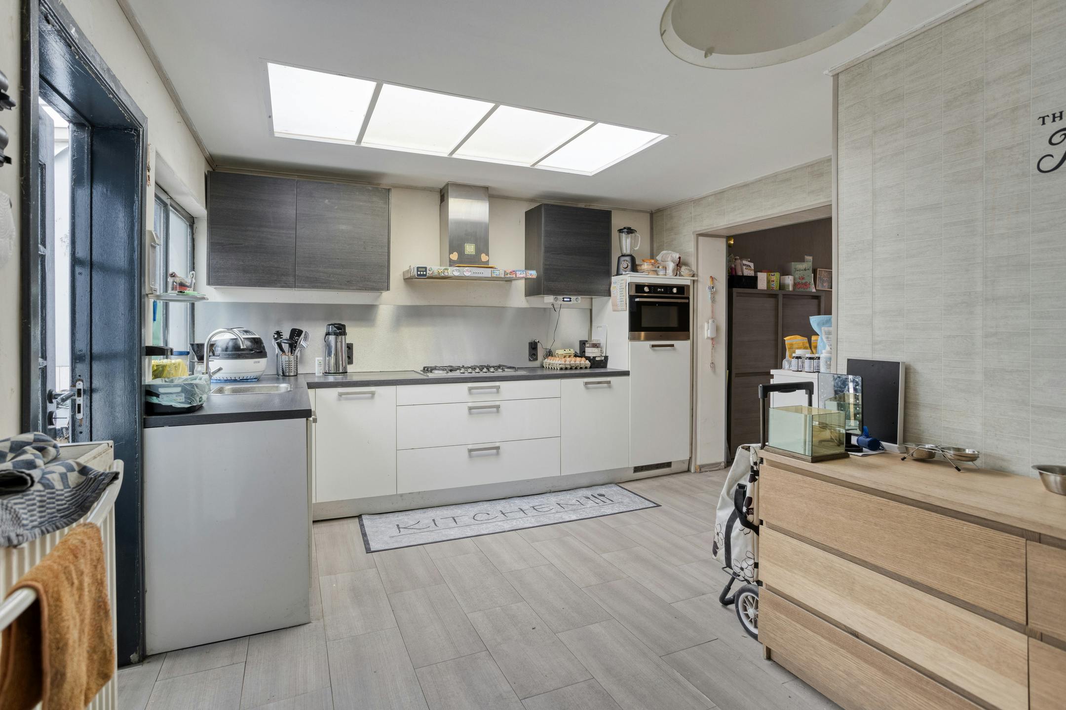 Huis met 5 slaapkamers en tuin in Deurne! foto 8