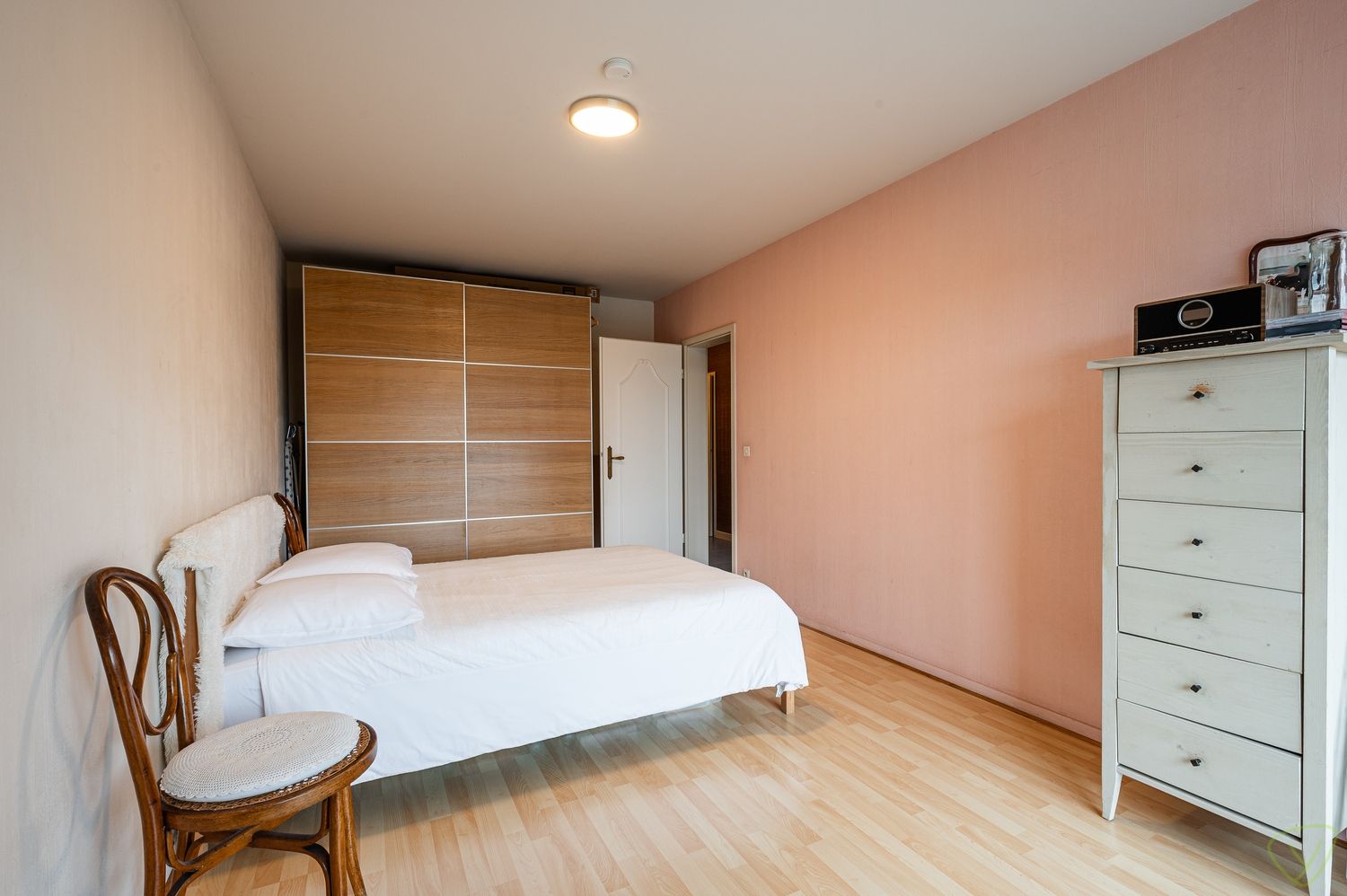 Lichtrijk appartement met twee terrassen en prachtig vergezicht in Eeklo foto 11
