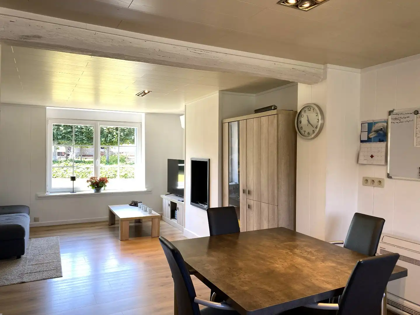 CHARMANTE ALLEENSTAANDE WONING MET 3 SLPKS EN TUIN  foto 4