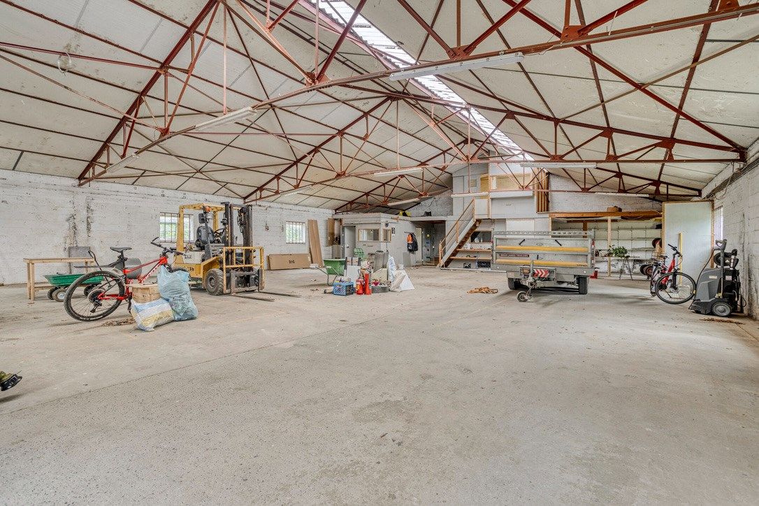 Halfopen bebouwing met werkplaats en loods te koop te Vichte. foto 33