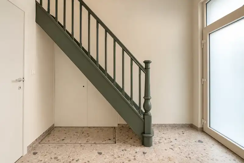 Verscholen achter een charmante groene gevel: prachtig gerenoveerde woning met 3 slaapkamers foto 6
