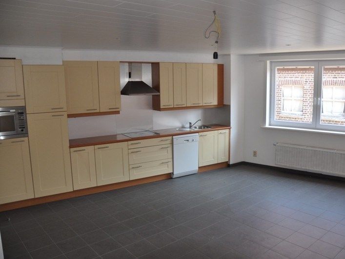 Verzorgde woning met 2 slaapkamers en 2 autostaanplaatsen. foto 3