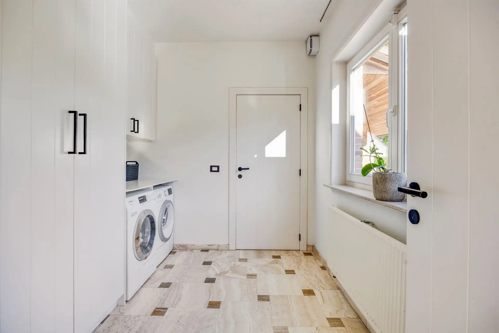 Prachtig gerenoveerde villa met 4 à 5 slpks en zwembad te Schilde foto 12