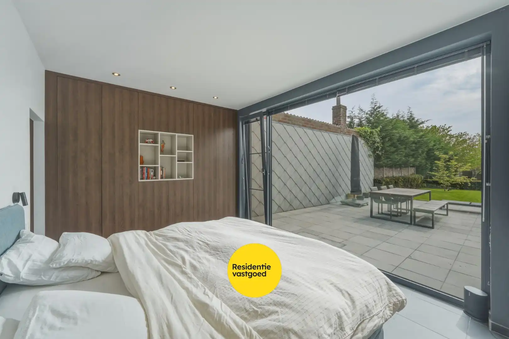Ruime instapklare woning met zongerichte tuin in hartje Oudenburg foto 17
