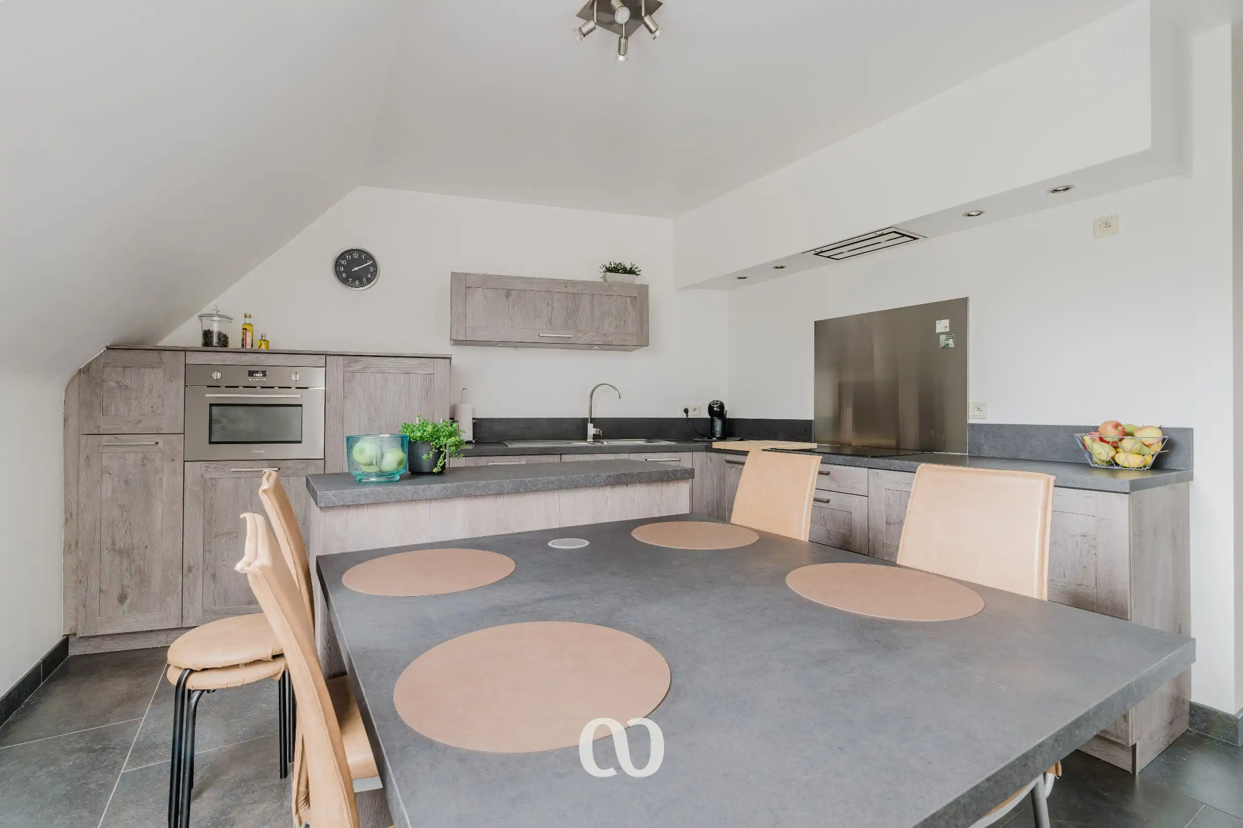 Prachtig gelegen duplex appartement met drie slaapkamers en garage foto 3