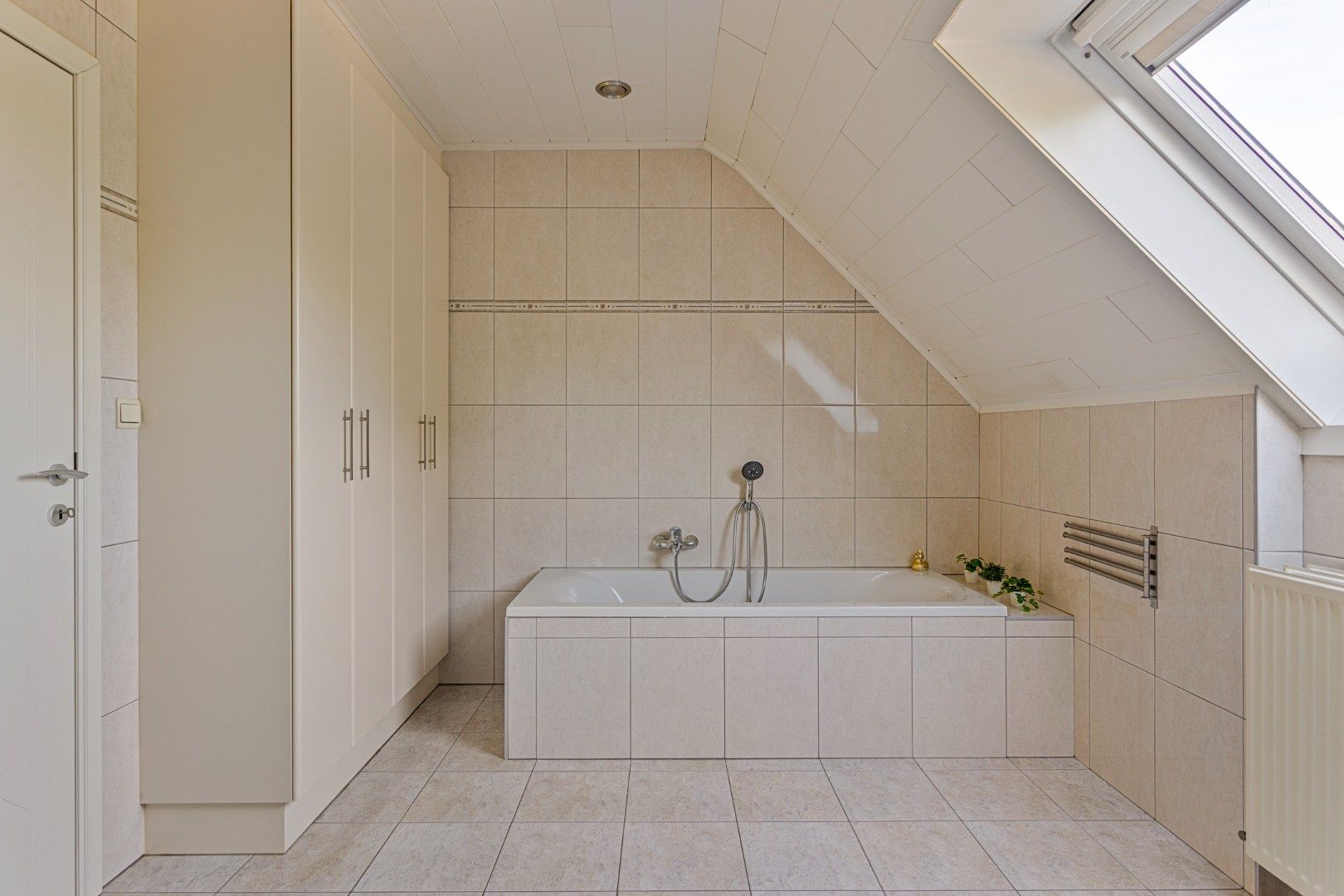 Instapklare woning met 3 ruime slaapkamers op 599 m² te OLV Olen ! foto 20