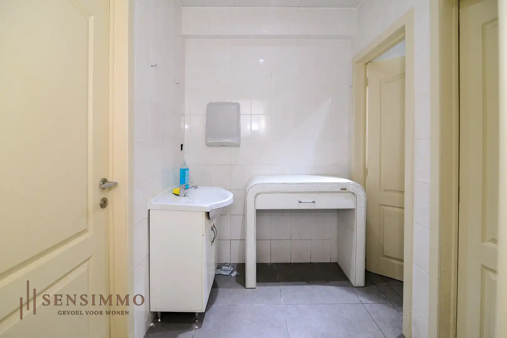 Gigantisch handelsruimte van 1.457 m² in het centrum van Maasmechelen! foto 13