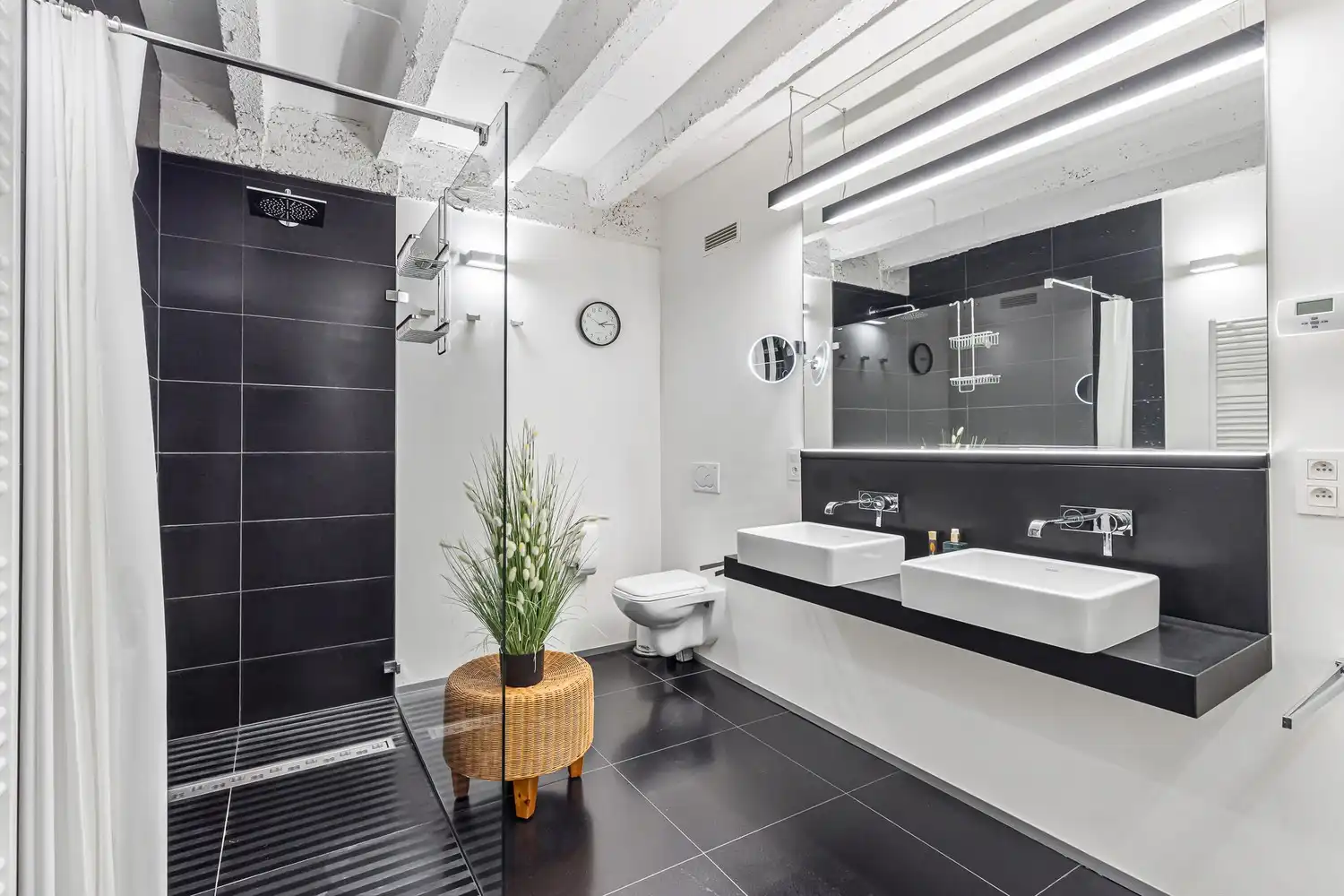 Exclusieve gelijkvloerse loft met 2 slpkrs, terras en staanplaats foto 28