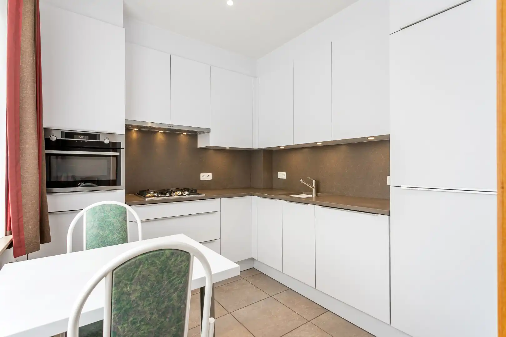 Verzorgde 3-gevelwoning met 3 slpk en tuin te Halle foto 7