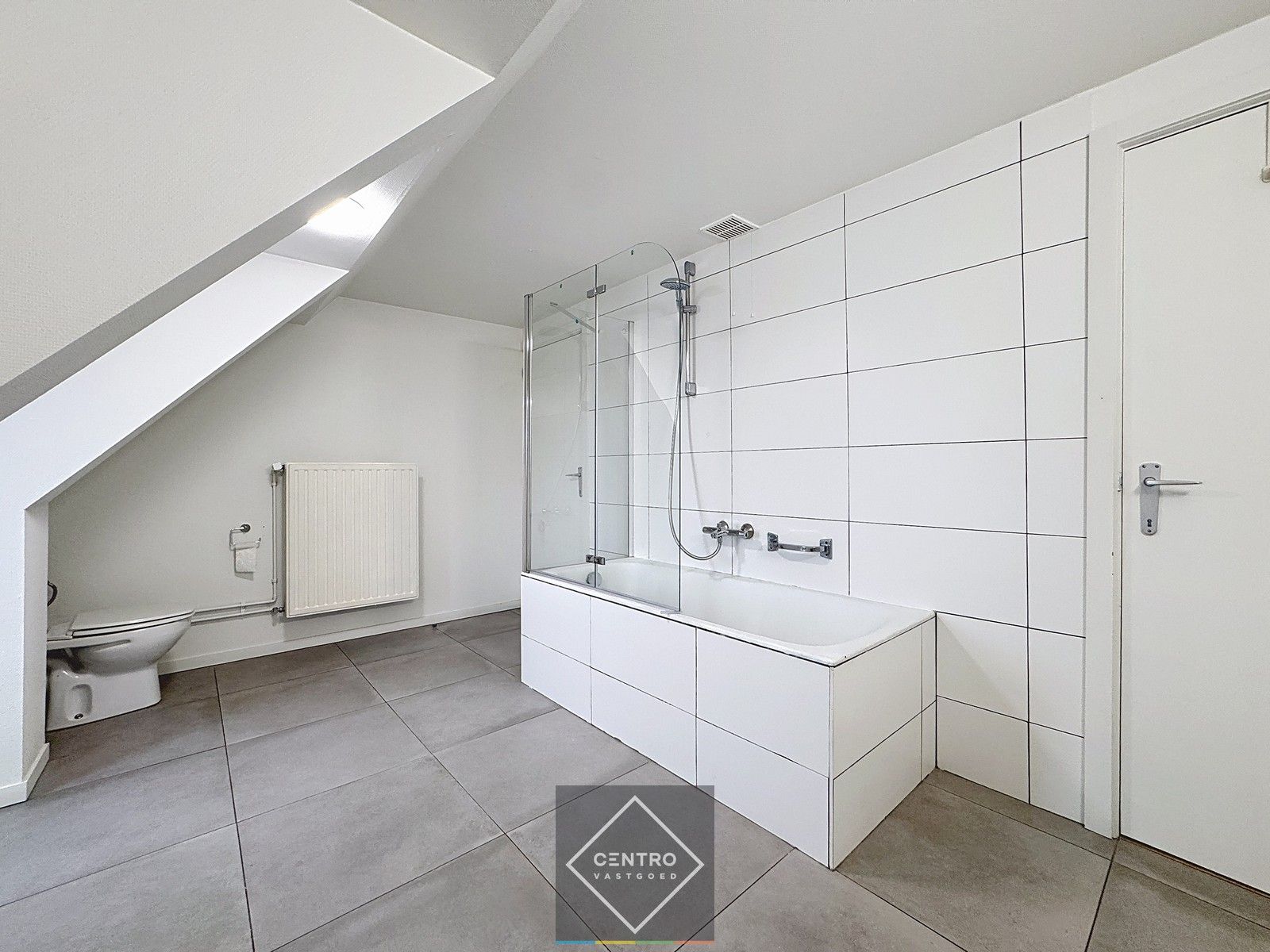 Landelijk gelegen woning met 4 slpks, bureel én garage! foto 14