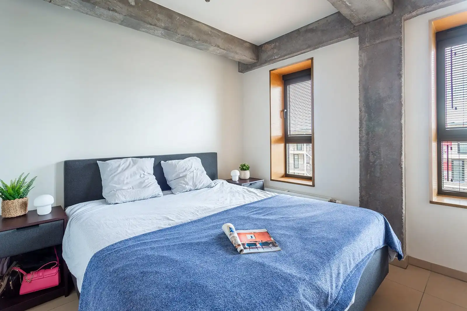 Stadsvibe en rust: energiezuinig appartement met terras foto 12