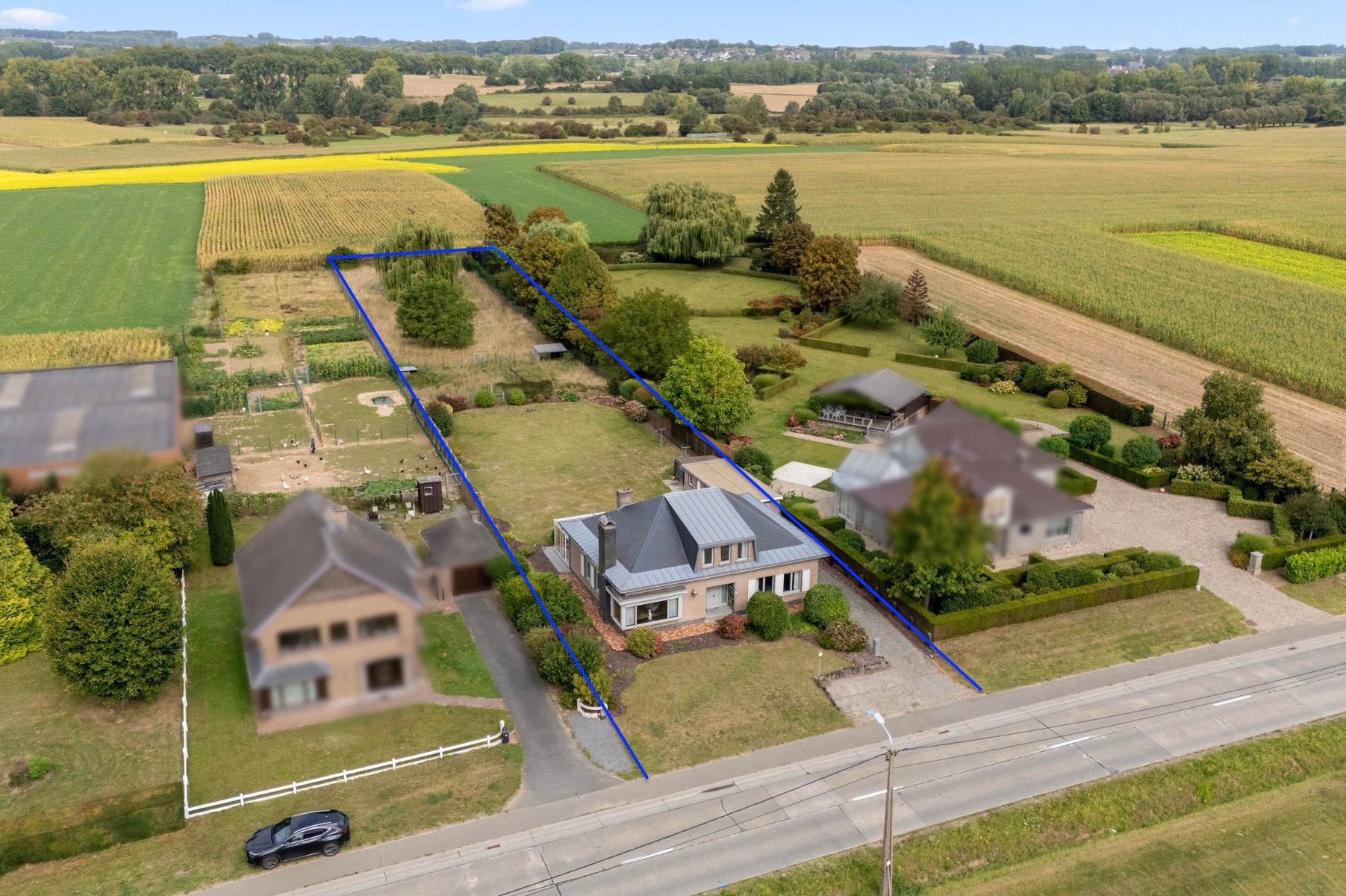 Hoofdfoto van de publicatie: Ruime bungalow met prachtige tuin en talrijke mogelijkheden