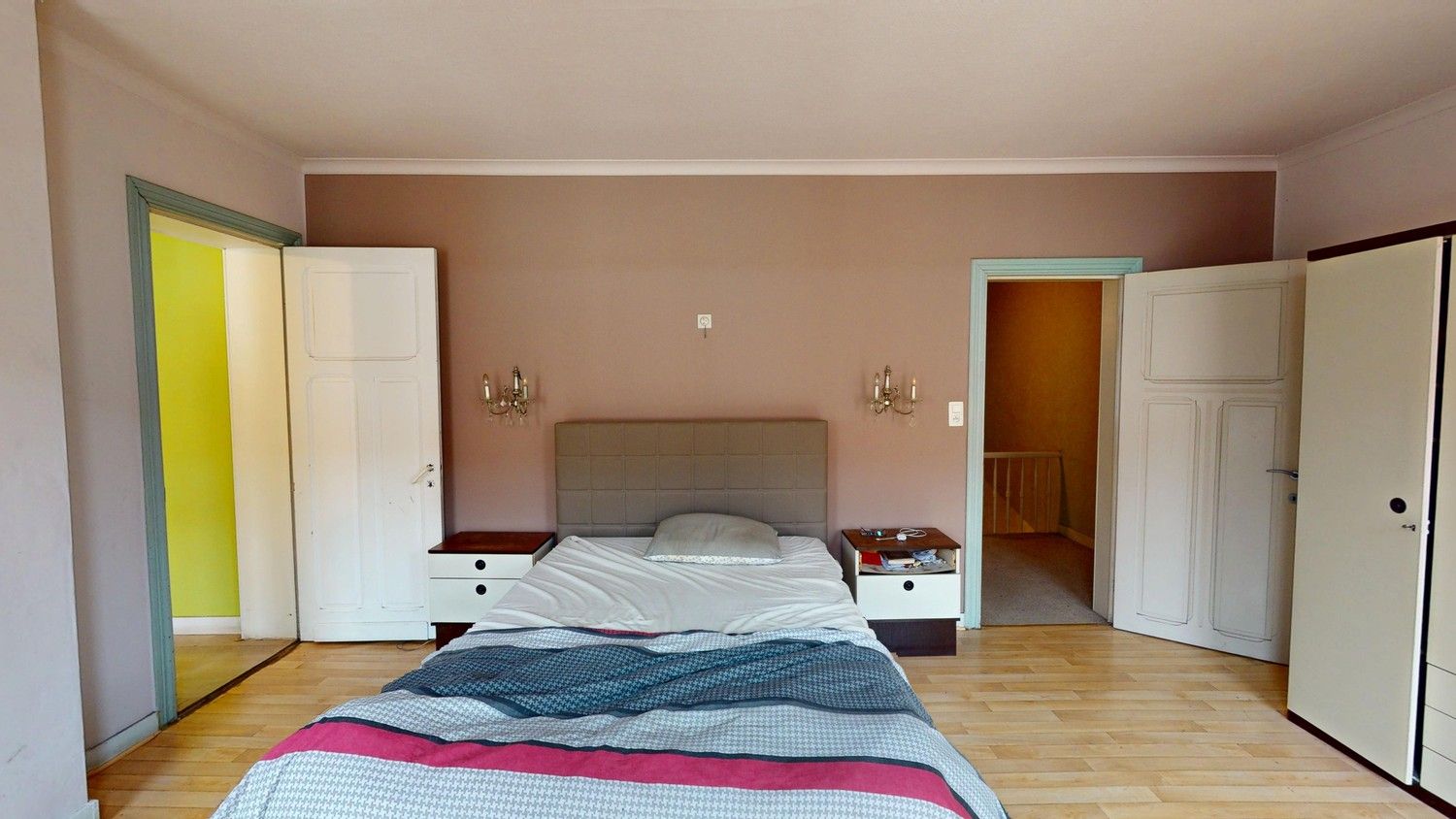 Ruime woning met 4 slaapkamers! foto 10