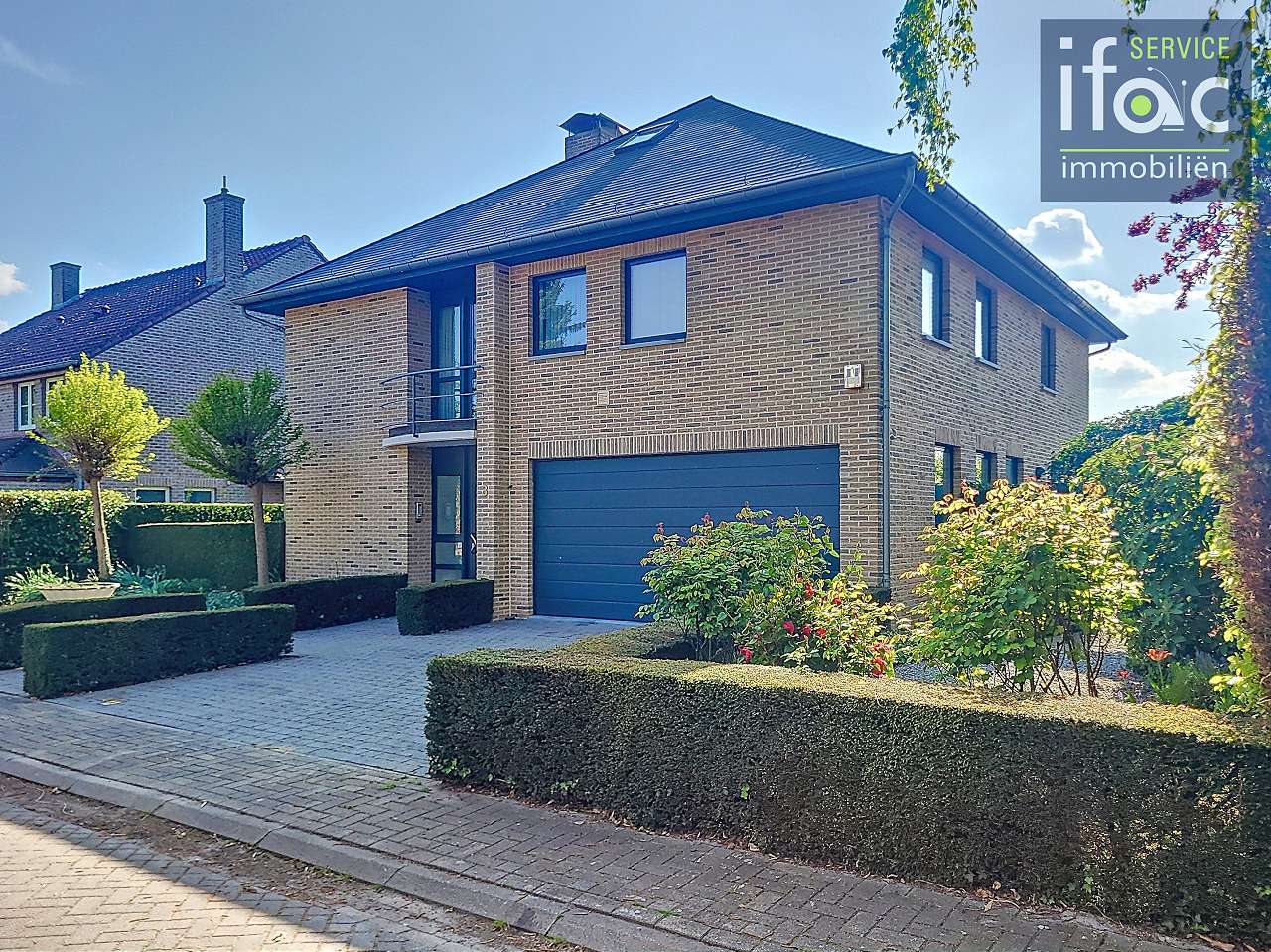 Villa te koop foto {{pictureIndex}}