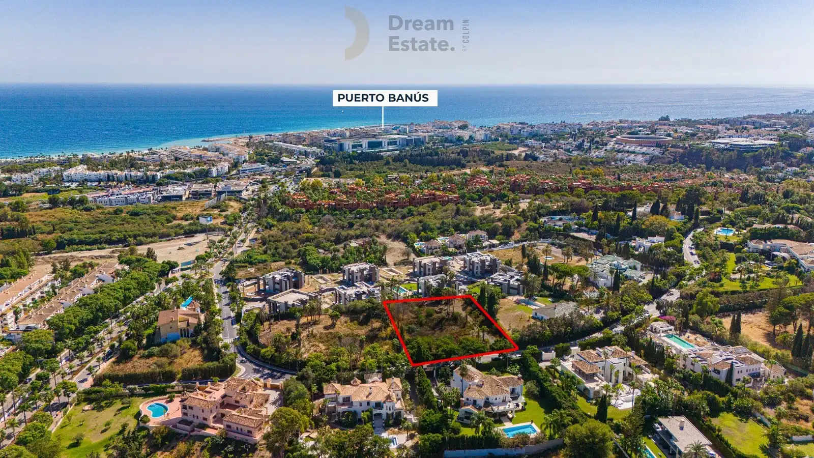 Laatste en grootste perceel beschikbaar in Atalaya de Rio Verde, Puerto Banús. foto {{pictureIndex}}