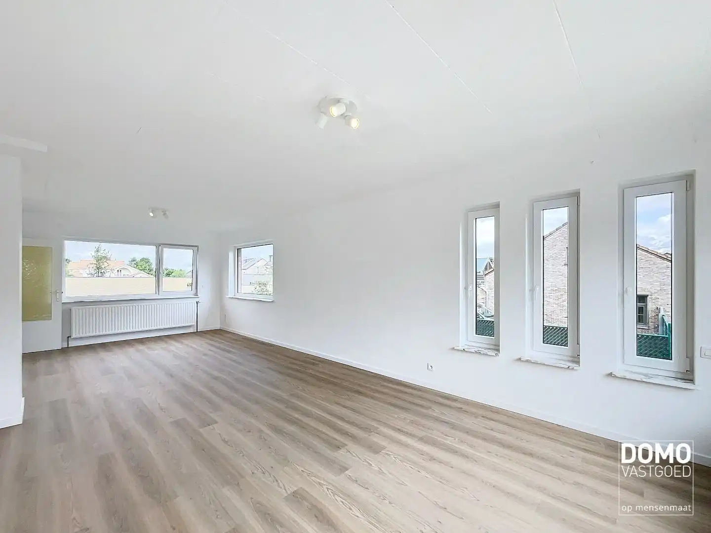 Gerenoveerde woning met tuin en inpandige garage gelegen te Spalbeek, 2 slaapkamers, 140m² bewoonbare oppervlakte, Energielabel C foto 2
