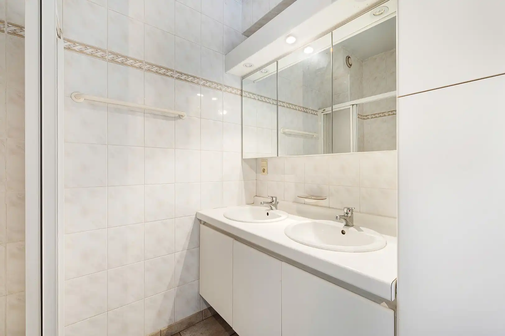 Te renoveren gelijkvloers appartement op topligging nabij het Rubensplein. foto 13