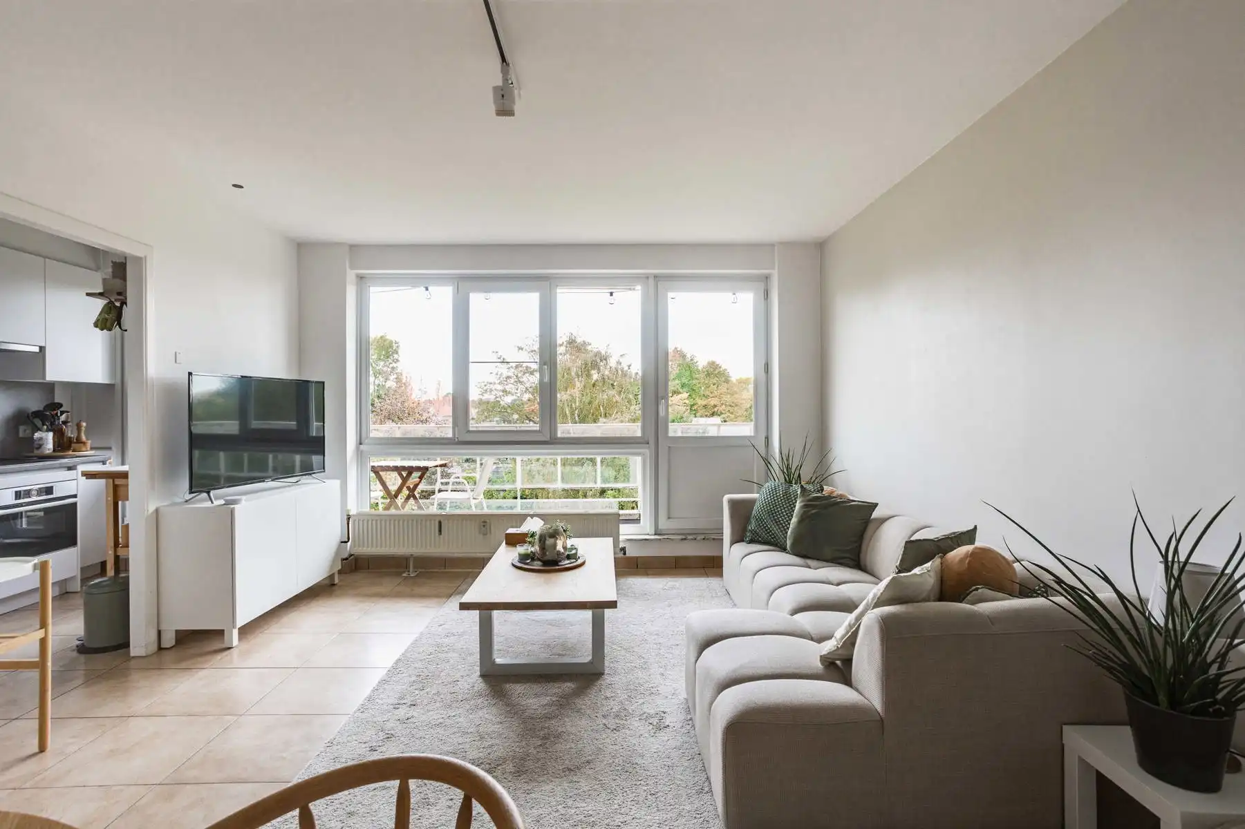 Instapklaar appartement met terras en prachtig uitzicht! foto 12