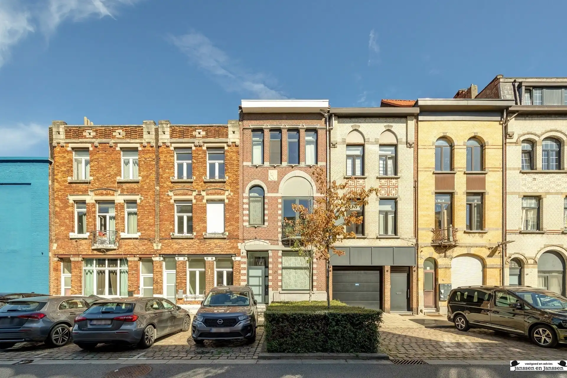 Prachtig gerenoveerd herenhuis met groene stadstuin foto 28