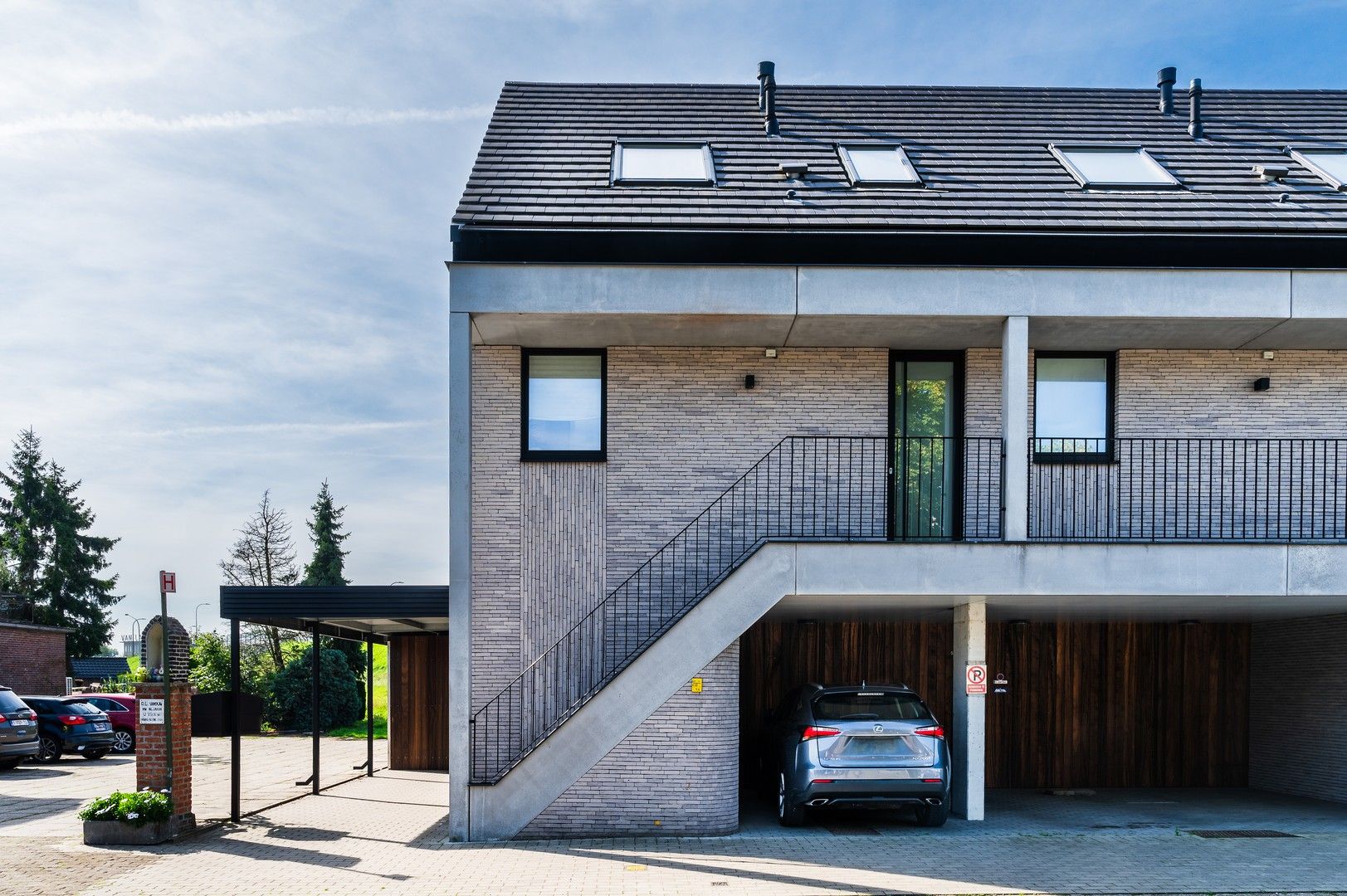 Duplex appartement met autostaanplaats te Zwijndrecht foto 3
